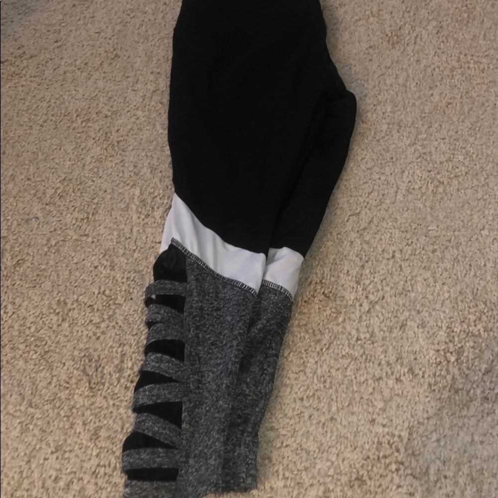 Leggings with mesh